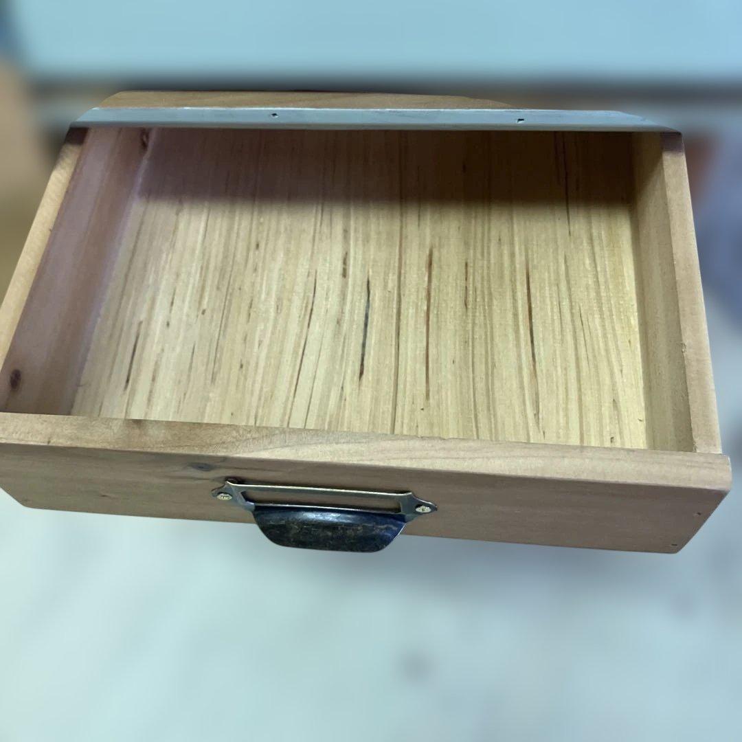 アンティークなガラス扉のキャビネット6ドロワー ミントグリーン木製