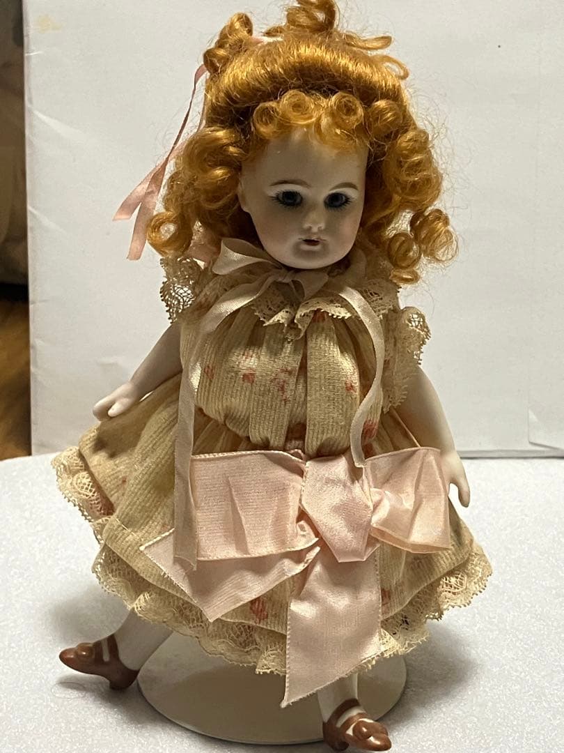 ビスクドール アンティークのコレクション用磁器人形 (Kemper かつら)
