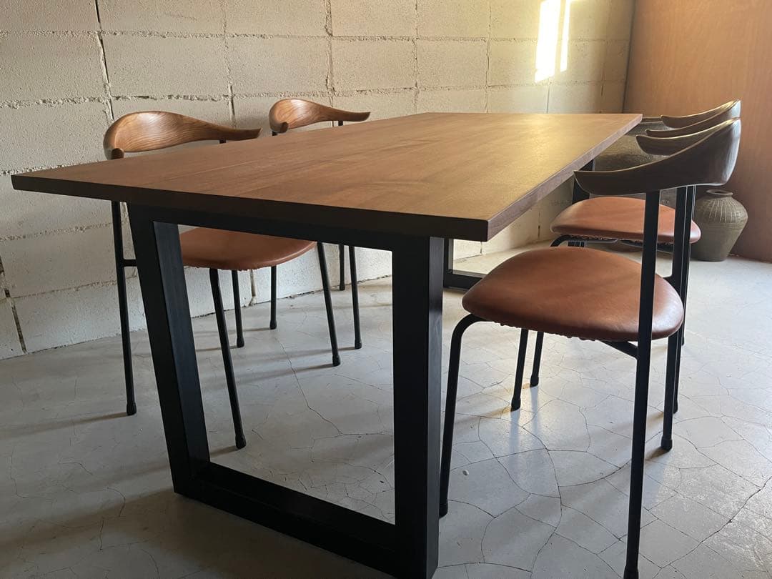 美品　MasterWal ワイルドウッド ダイニングテーブル　ウォールナット無垢