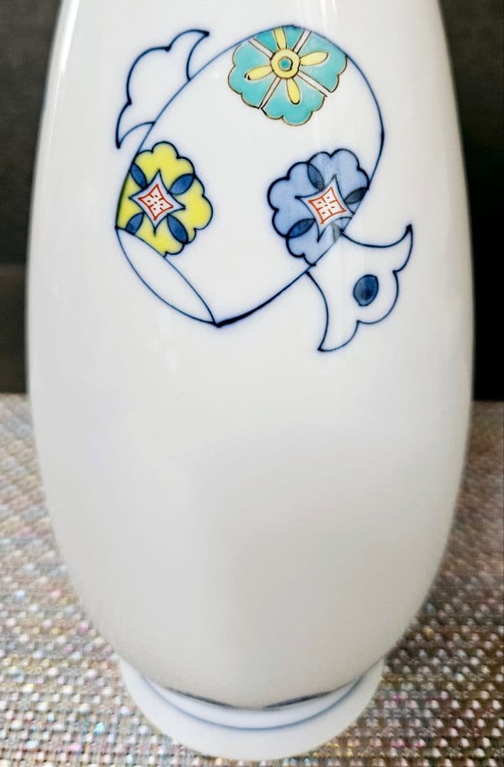 鍋島焼　色鍋島　鍋島御庭焼　名工　26代 市川光山作　桐文様　打出の小槌図　花瓶