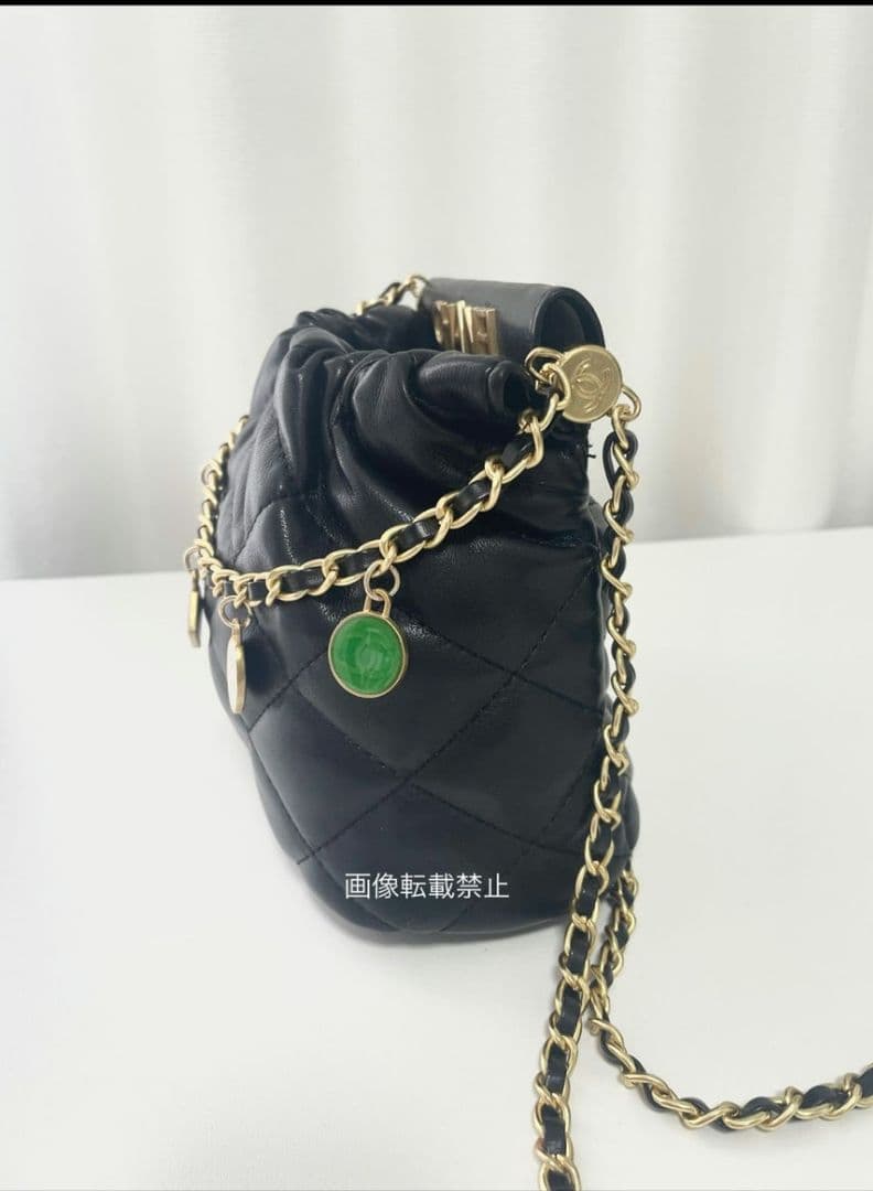 シャネル ノベルティ キルティング チャーム付き ショルダーバッグ