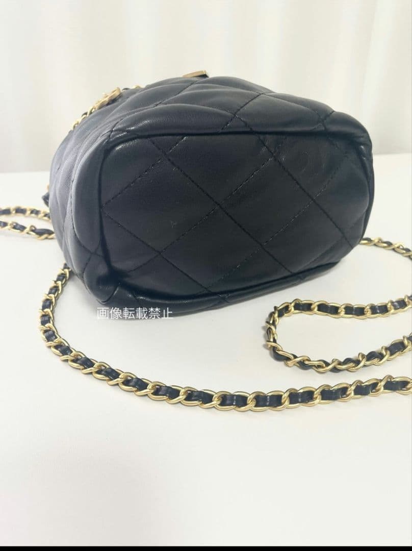 シャネル ノベルティ キルティング チャーム付き ショルダーバッグ