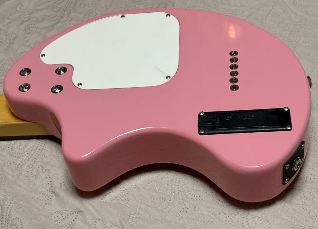 超美品 フェルナンデス ZO-3 エレキギター ピンク ソフトケース付き