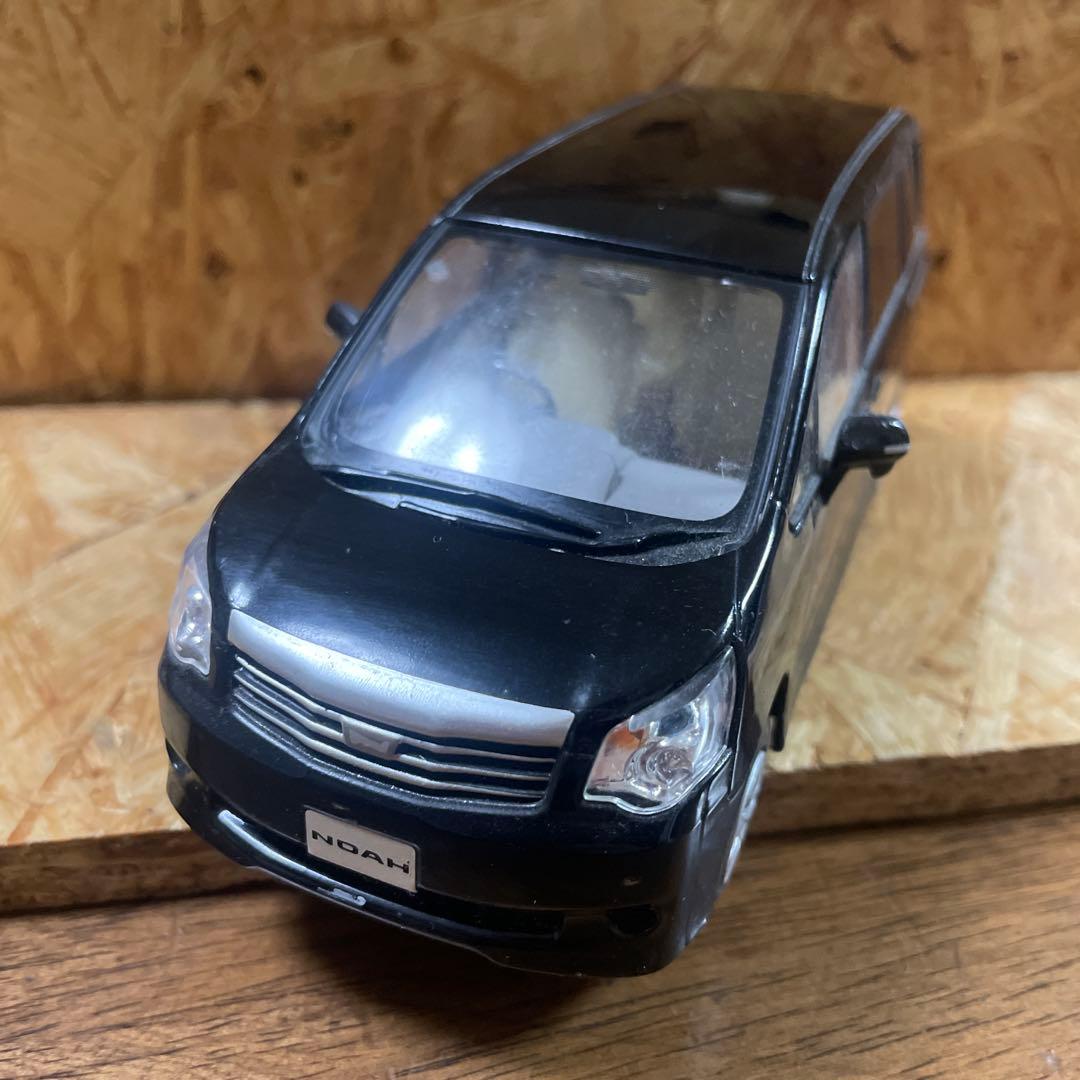 激レア！　トヨタ非売品　カラーサンプル ノア　ミニカー