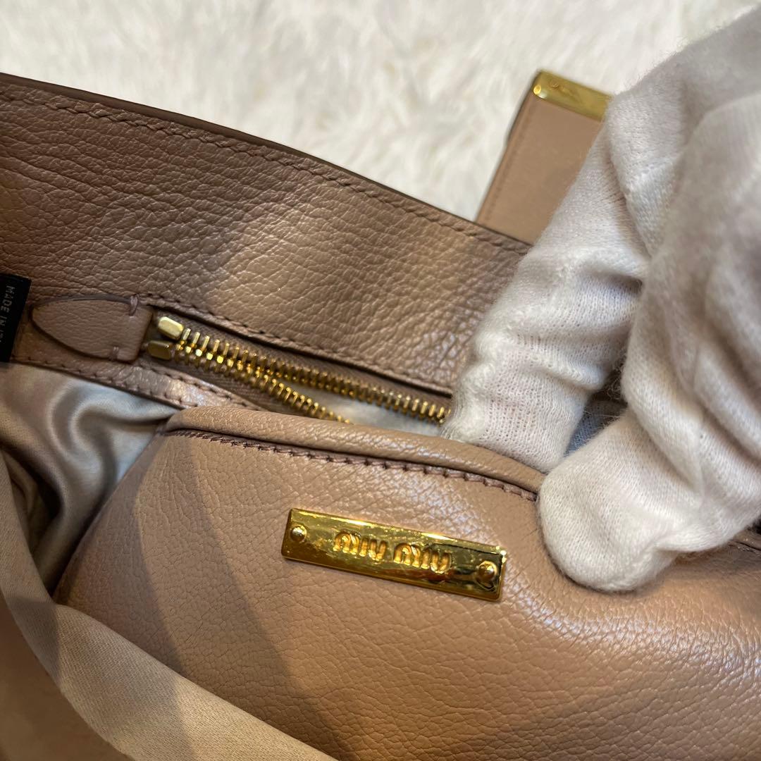 miumiu ミュウミュウ ハンドバッグ マドラス レザー ベージュ ブラウン