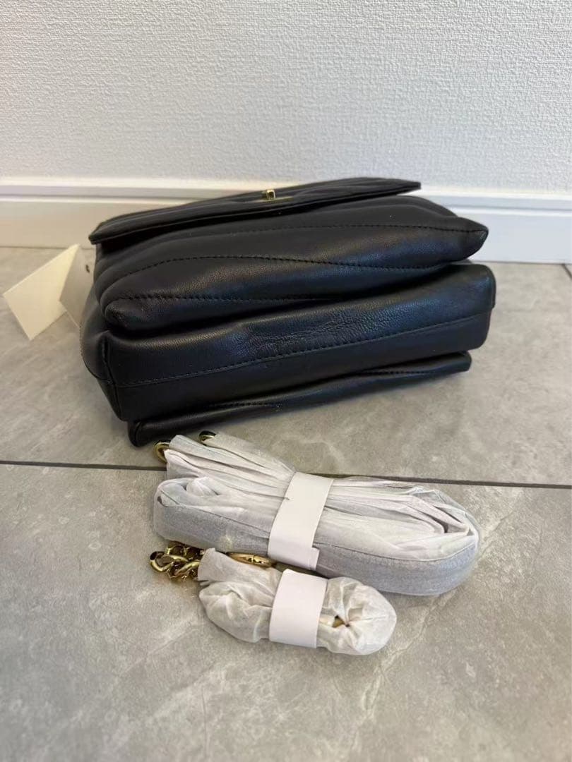 トリーバーチ　KIRA CHEVRON TOP-HANDLE SATCHEL