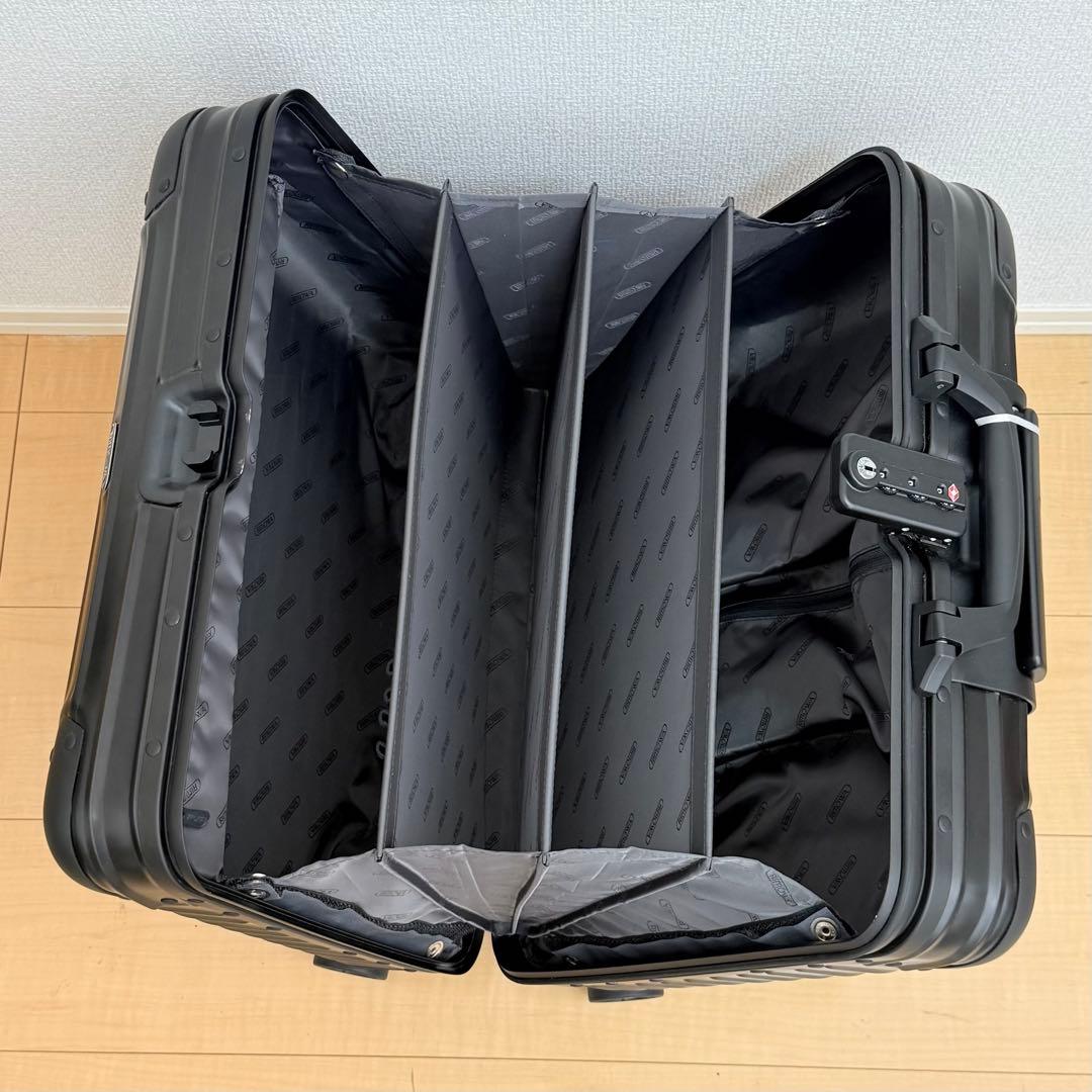 ☆ RIMOWA リモワステルスビジネストロリー4輪ブラック重厚感