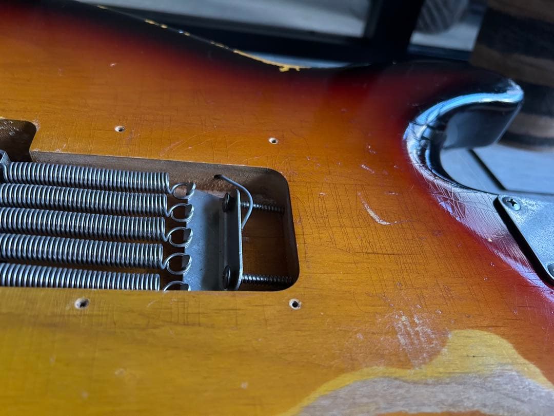 suhr ストラト　レリック　ラッカー塗装