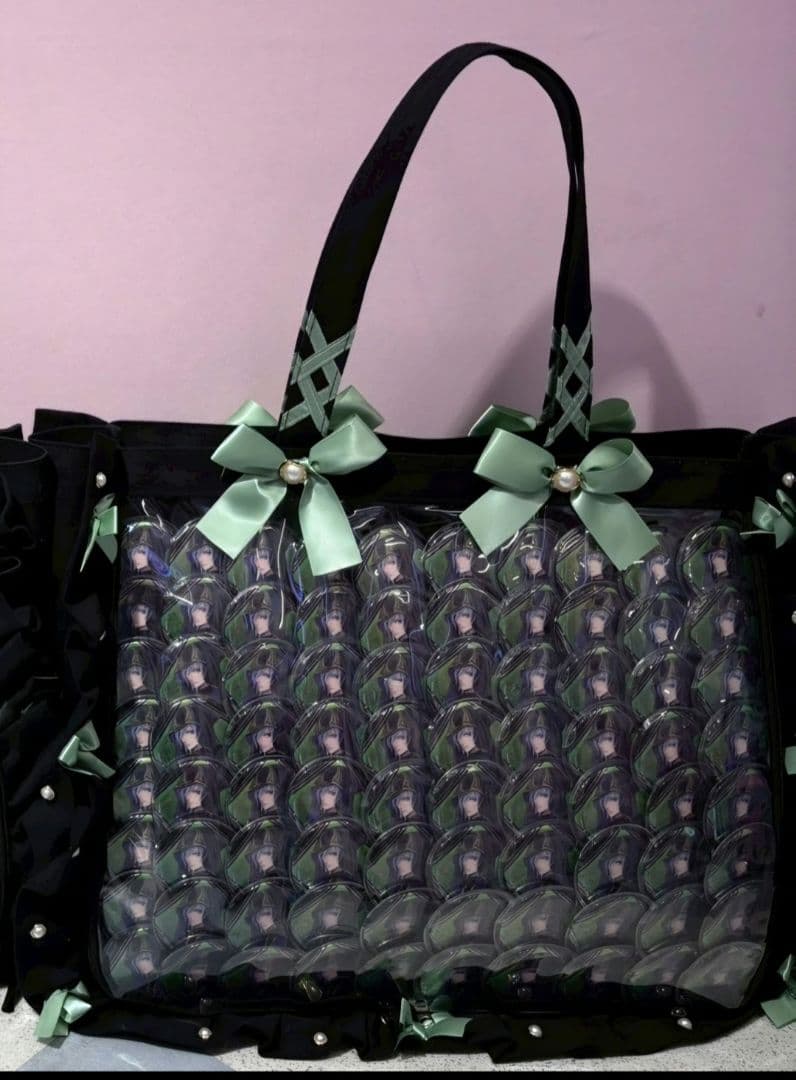 ツイステ シルバー 缶バッジ 痛バッグ