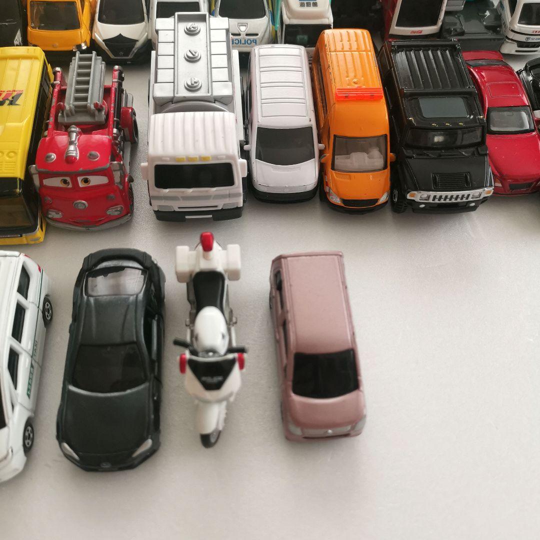 トミカミニカー95台・駐車場