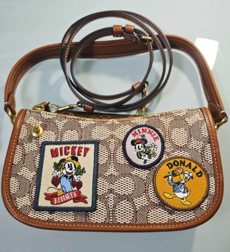 コーチ ラゲッジタグ 千鳥格子柄 ピンク トラベルタグ バッグチャーム