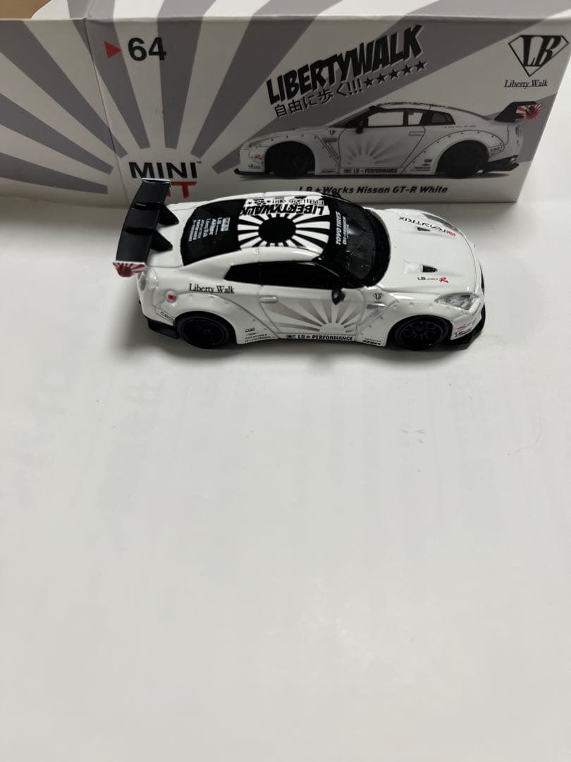 リバティーウォーク　LBWK GT-R R35 1/64 絶版