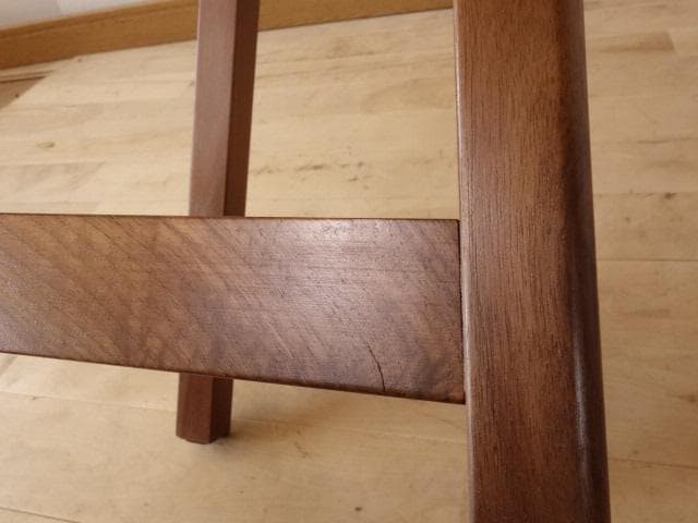 北海道手作り家具　ウォールナット材　スツール