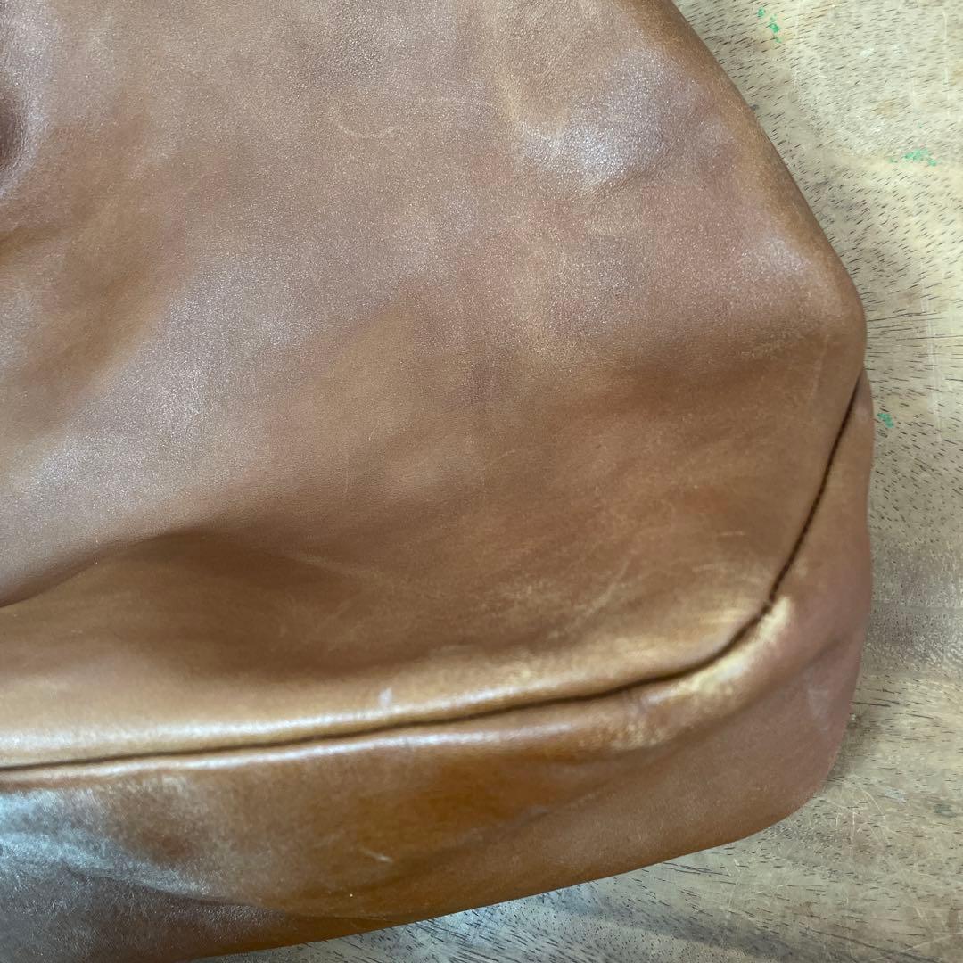 グッチ　ブラウンレザーショルダーバッグ