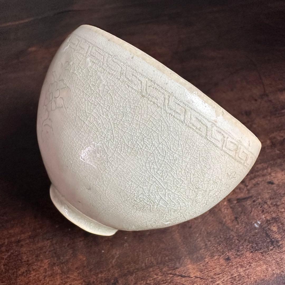 超希少】 高麗 青磁 陰刻 菊花紋 茶碗 朝鮮美術 古玩 骨董 美品