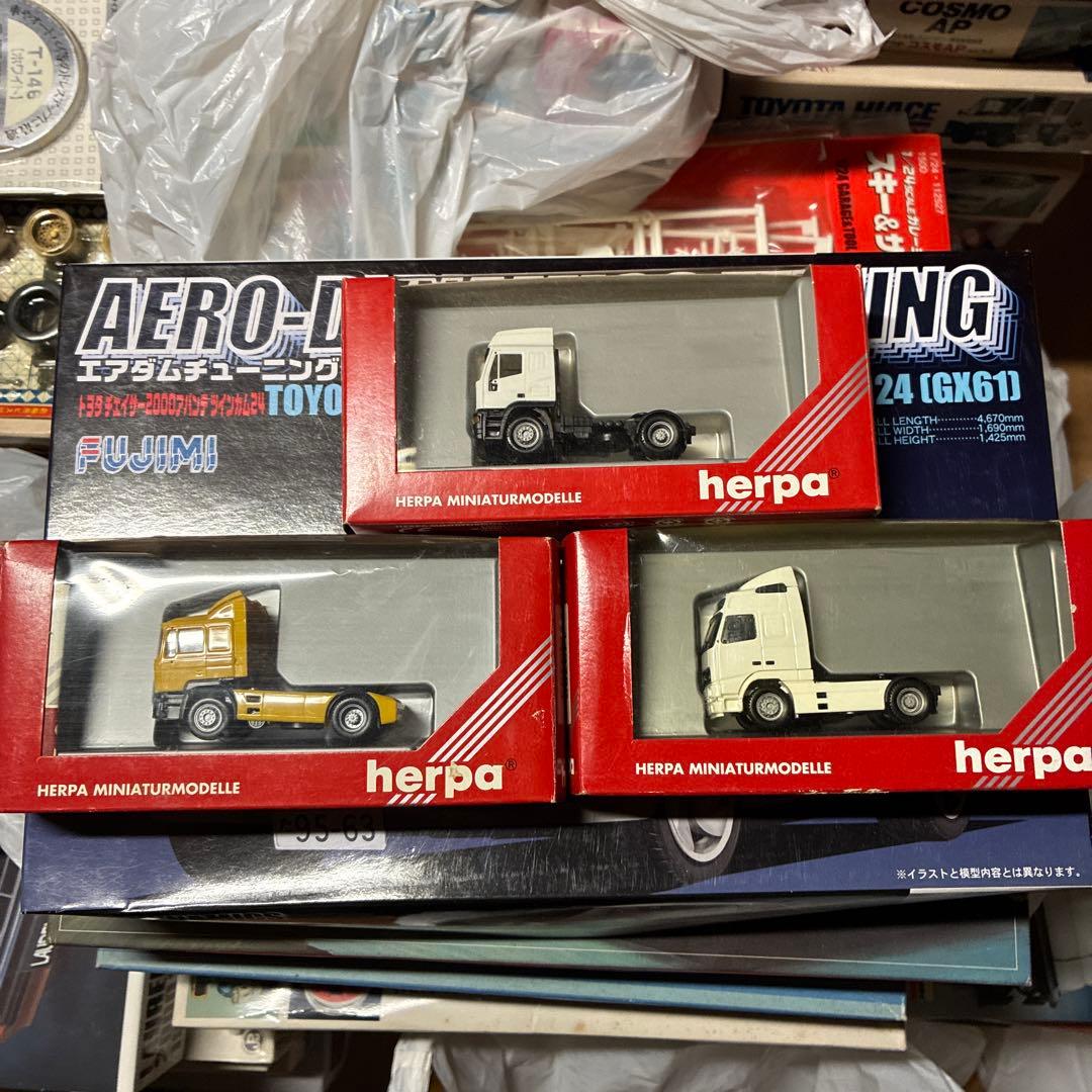 herpa トレーラーヘッド、3台セット - メルカリ