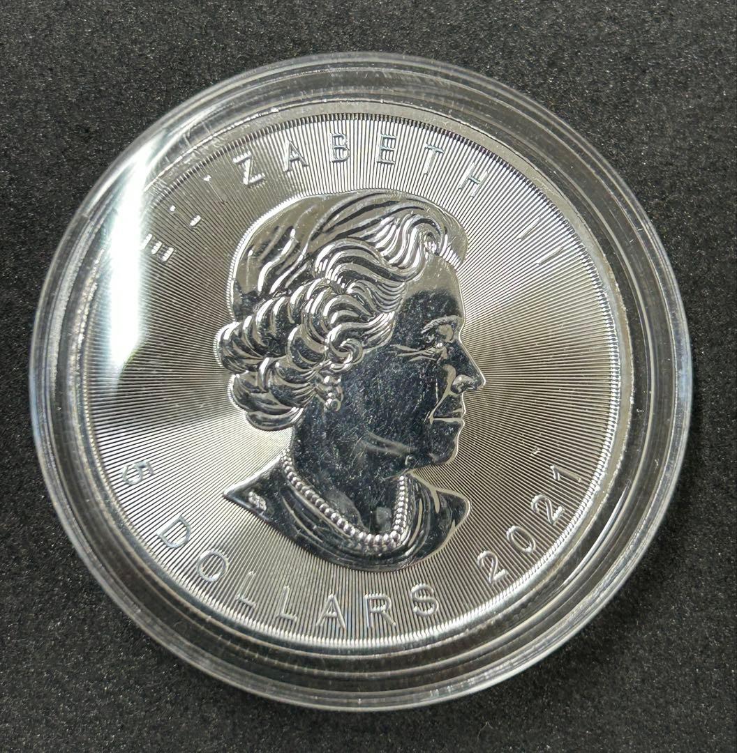 カナダ メイプルリーフ純銀 1オンスコイン 2021年 コインケース付き