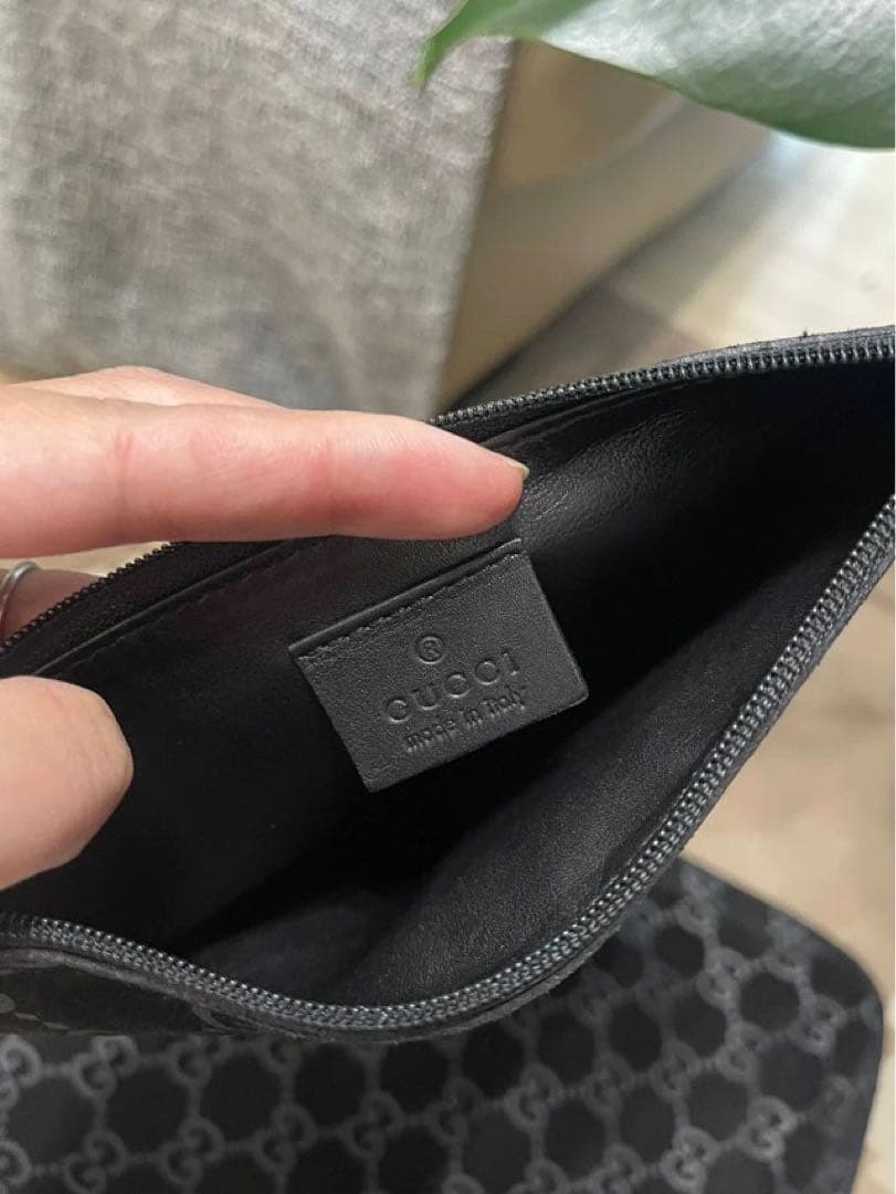 あき　GUCCI ブラック スエード　GGパターン ショルダーバッグ