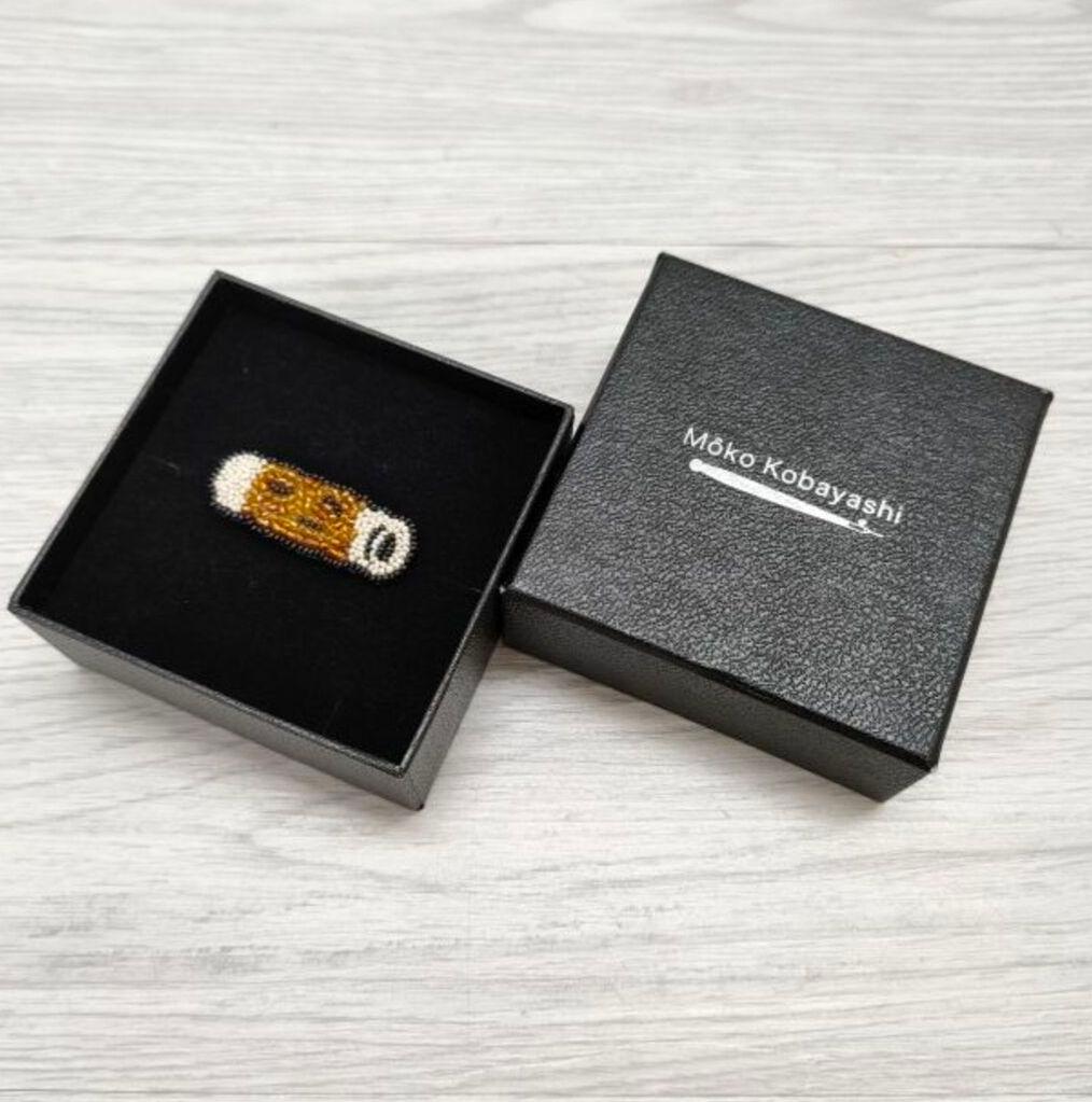 小林モー子　ビーズブローチ　ちくわ 小林モー子 ビーズブローチ ちくわ 小林モー子 ビーズブローチ ちくわ