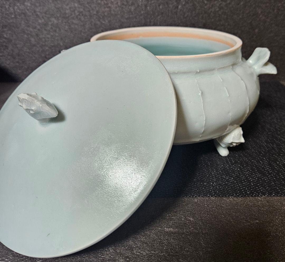 京焼　清水焼　名工 吉川充 造　青白磁　有蓋獣足鉢　香器香炉　お櫃　高島屋出品作