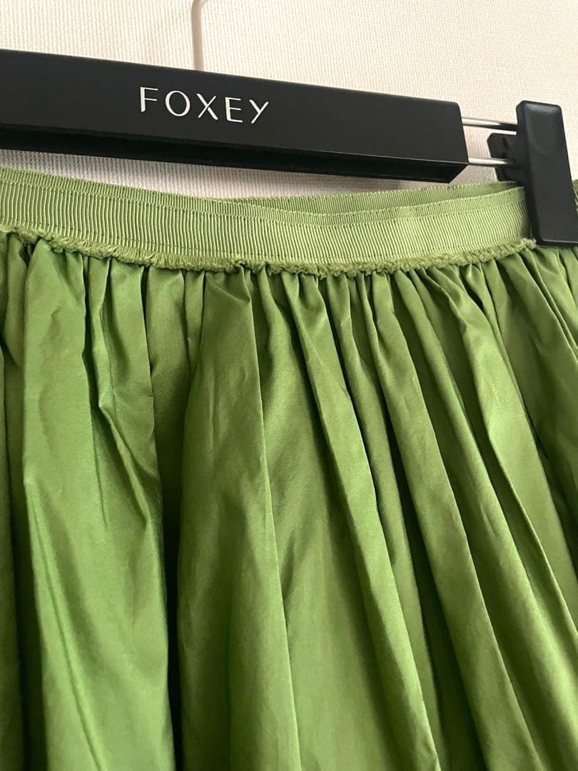 FOXEY シルクタフタスカート　DOLLY NOIR