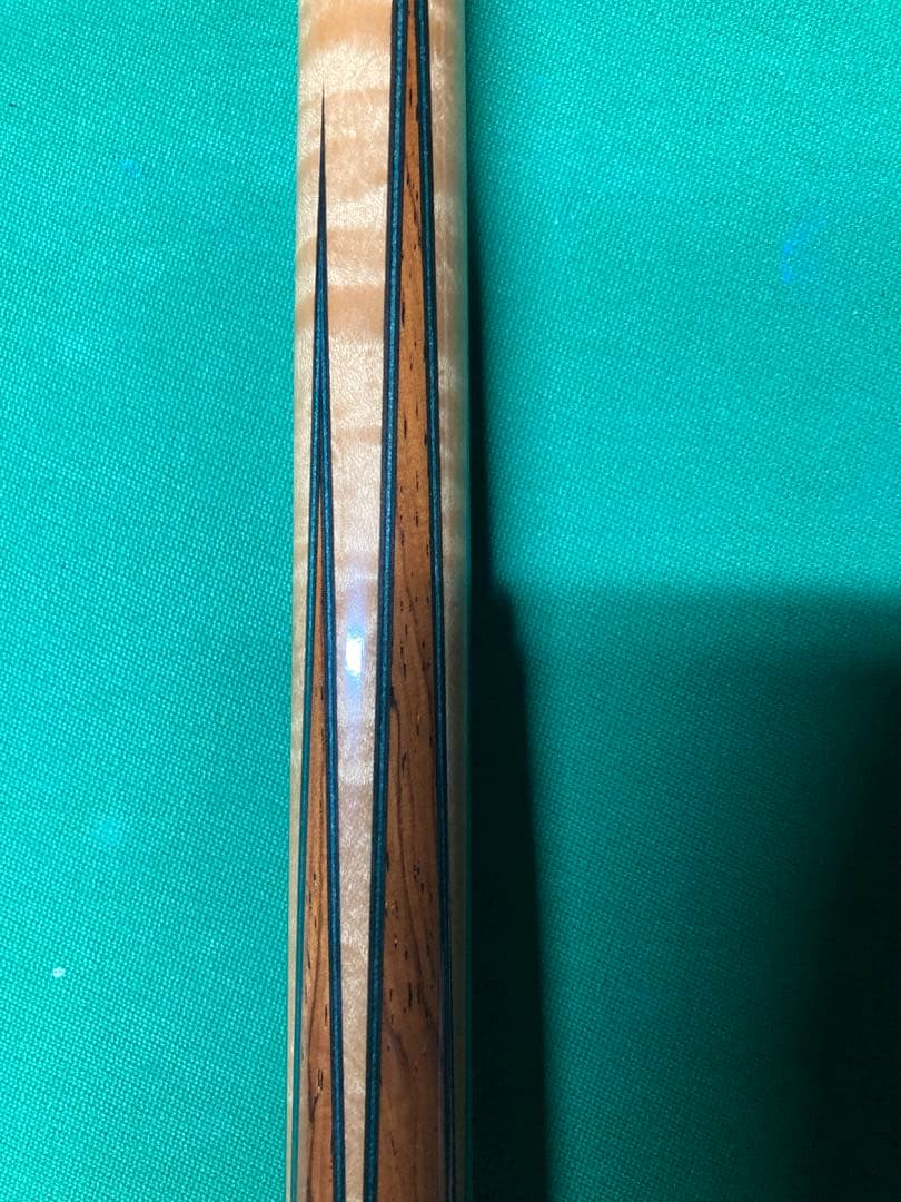 ビリヤード　ランブロスカスタムキュー シャフト3本付き