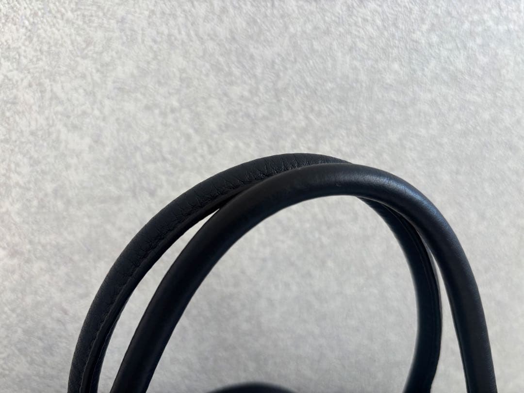 PRADA ブラック レザー ショルダーバッグ