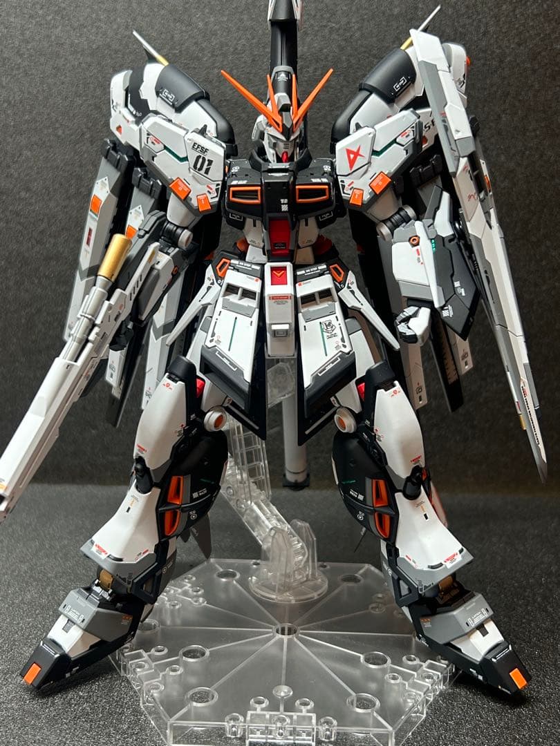 RG hi-ν ガンダム　完成品
