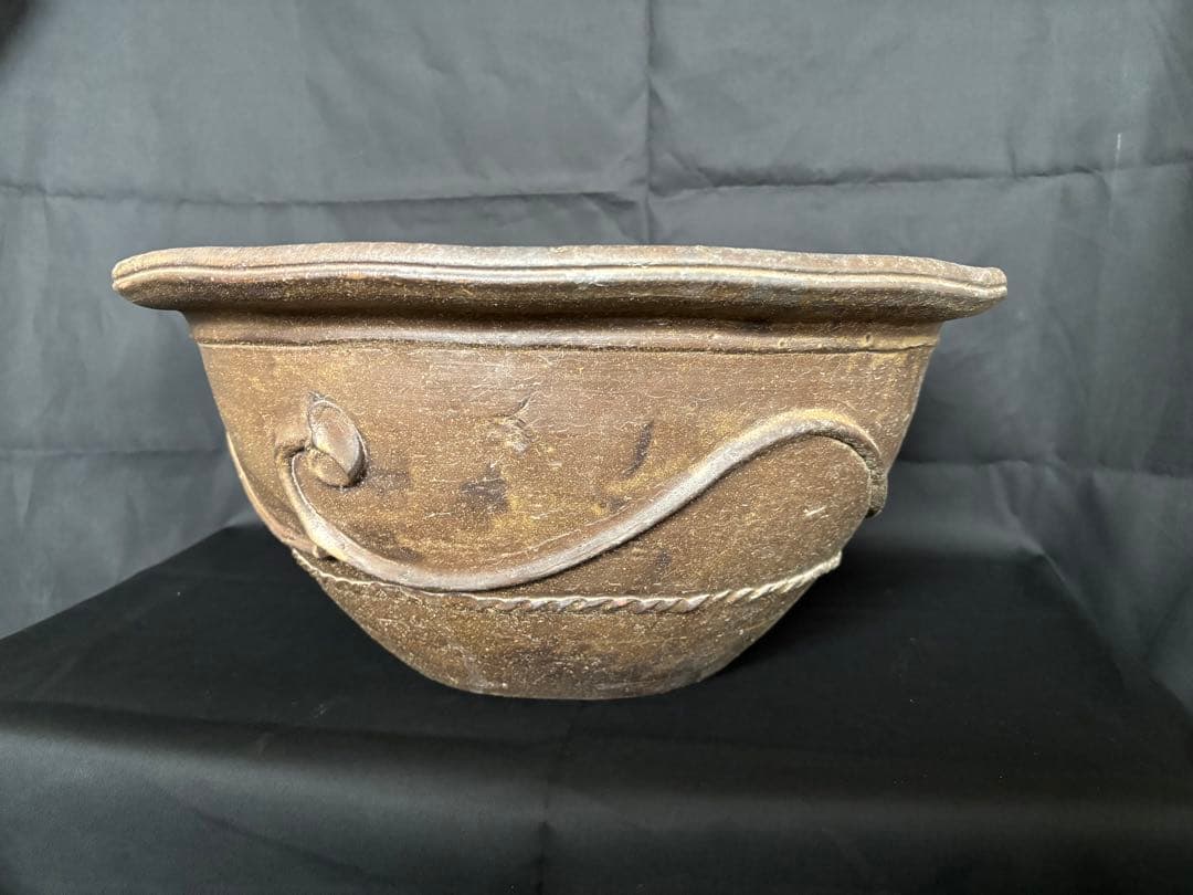薩摩焼 苗代川 唐草浮出紋 大鉢 黒薩摩 時代物 盆栽 植木鉢 琉球 能