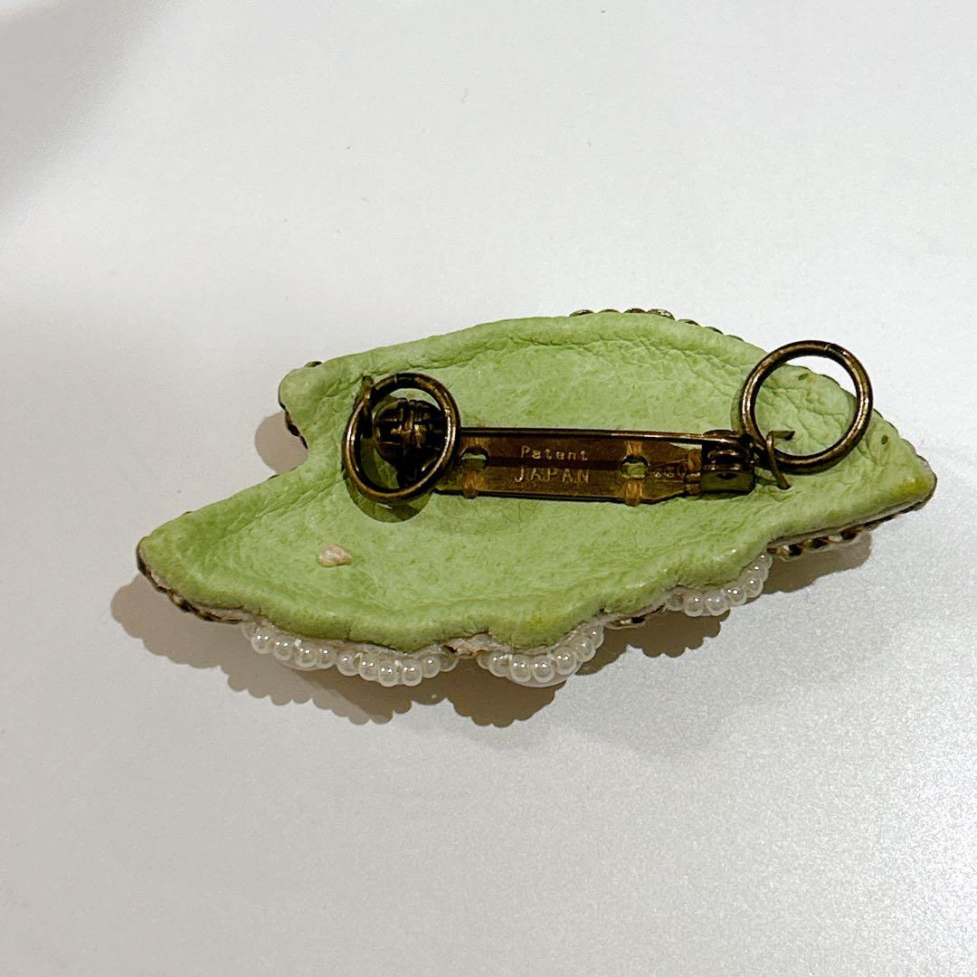 美品 tamas タマス すずらん 花 ブローチ グリーン ホワイト ビーズ