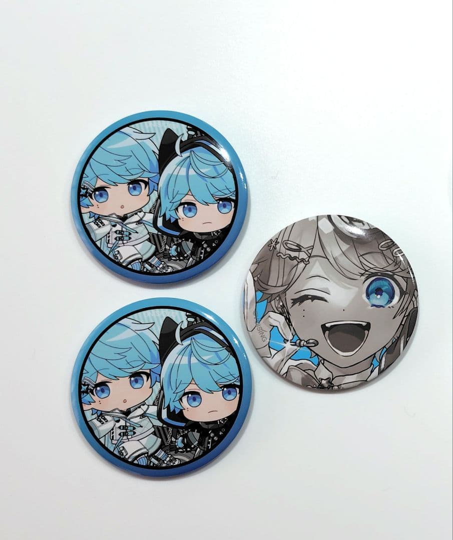 いれいす -hotoke- ほとけ 缶バッジ 青組 モノクロ られてる - メルカリ