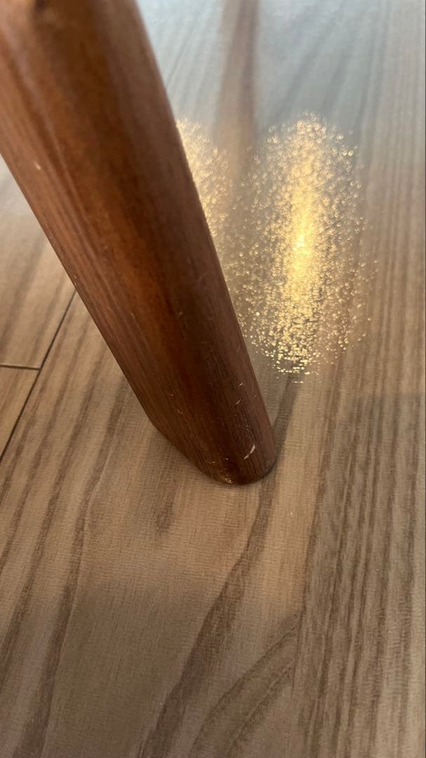 【a.】円形ダイニングテーブル ＜直径約110cm＞