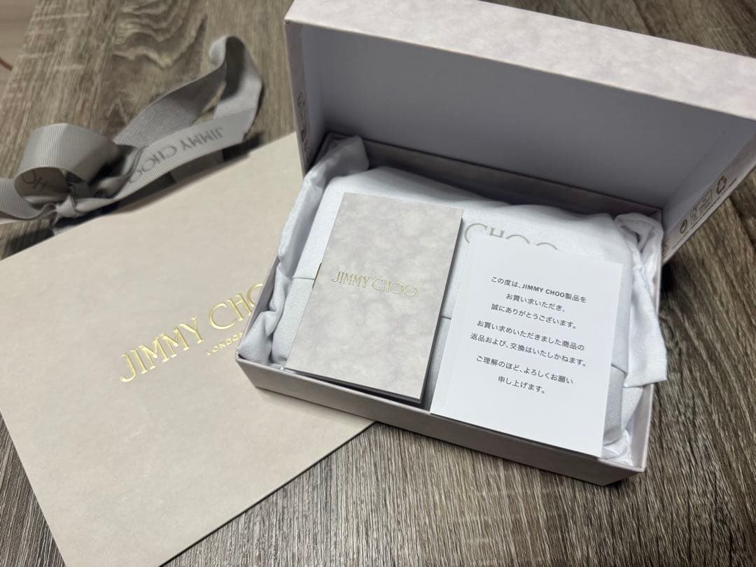 ゆ*ゆ様 【極美品】《正規購入》JIMMY CHOO シルバー ウォレット