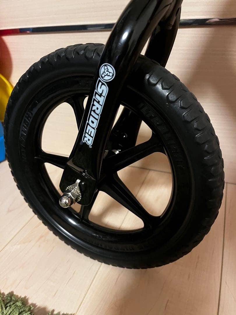 極美品】ストライダー レッド 日本正規品 室内保管