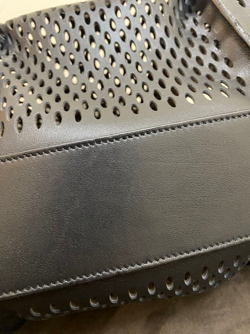 トッズ　ティータイムレス　T Timeless ハンドバッグ M 黒色　美品