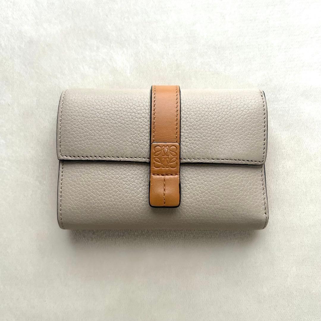 LOEWE ロエベ 三つ折り財布 コンパクトウォレット アナグラム レザー