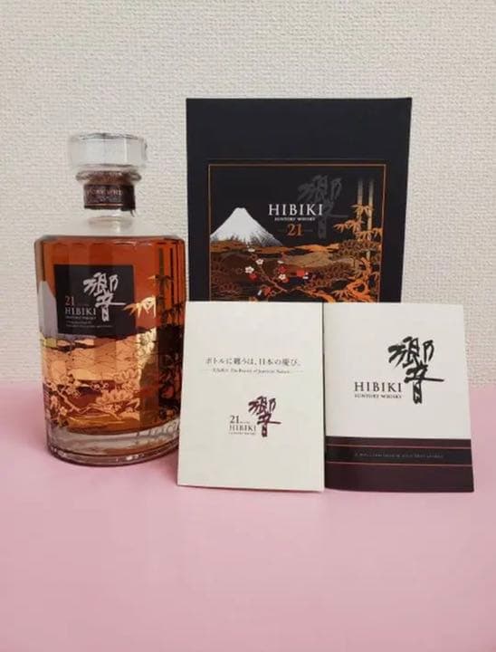 サントリー 響21年 花鳥風月 700ml Amazon.co.jp: サントリー 響 21年 意匠ボトル 花鳥風月 700ml