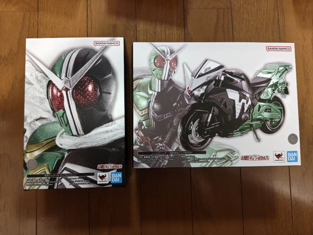 か*く様 S.H.Figuarts真骨彫製法仮面ライダーWサイクロンスカルハード S.H.Figuarts（真骨彫製法） 仮面ライダーW サイクロンスカル」とBlu