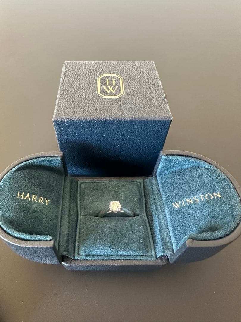 【美品】定価訳140万Harry Winston 0.54カラット