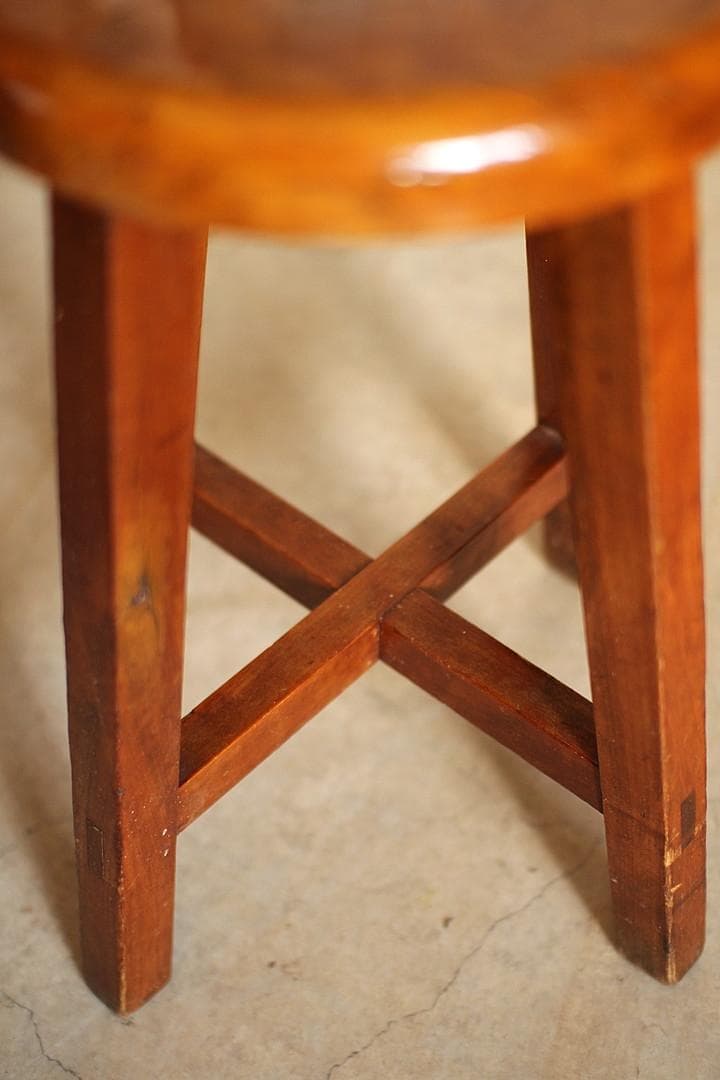 古い木製の丸椅子　スツール　チェア　古道具　古家具