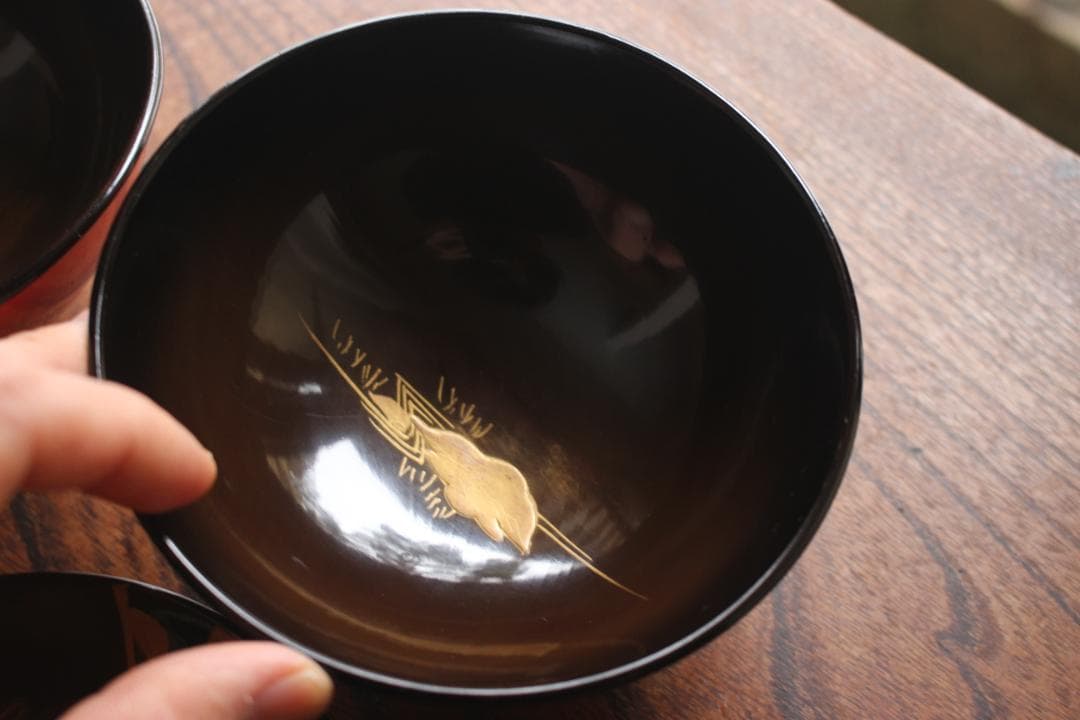 時代逸品！時代朱漆に優美な牡丹蝶蒔絵の映えるお椀2点（検輪島塗蒔絵