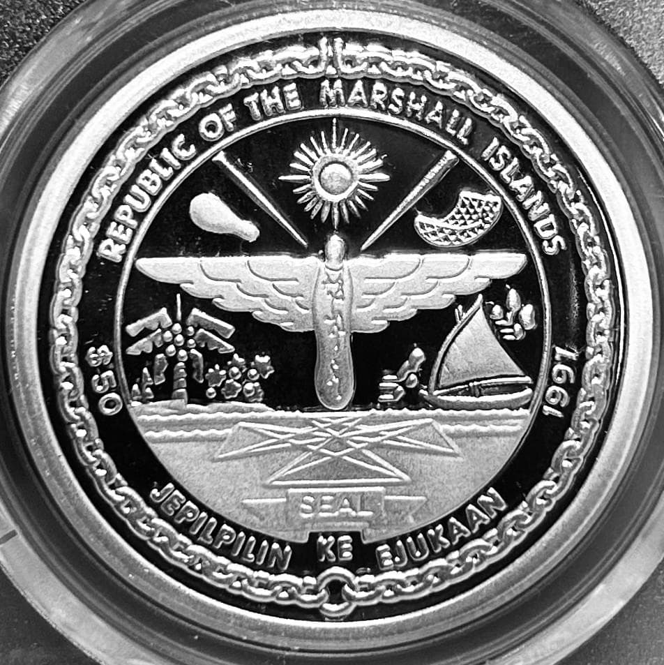 ☆レア 世界に4枚 1997 マーシャル諸島 ダイアナ妃 50ドル銀貨 PCGS