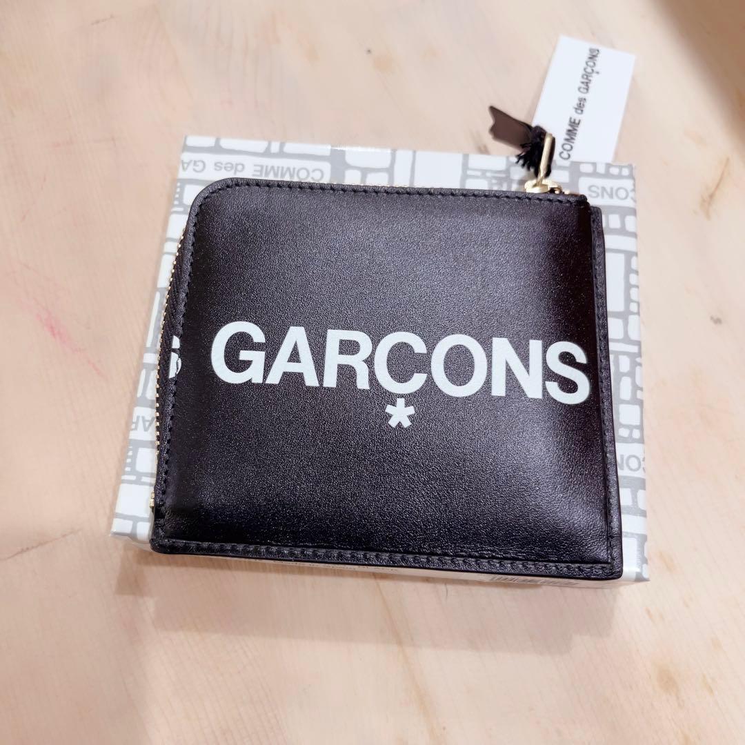 【TA！！】 【新品・未使用】コムデギャルソンコンパクト財布
