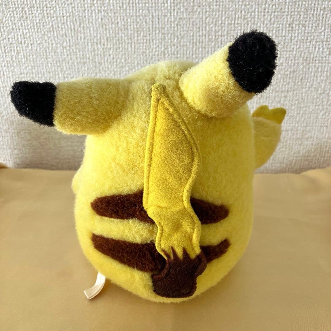 ピース 初期ピカチュウ ぬいぐるみ