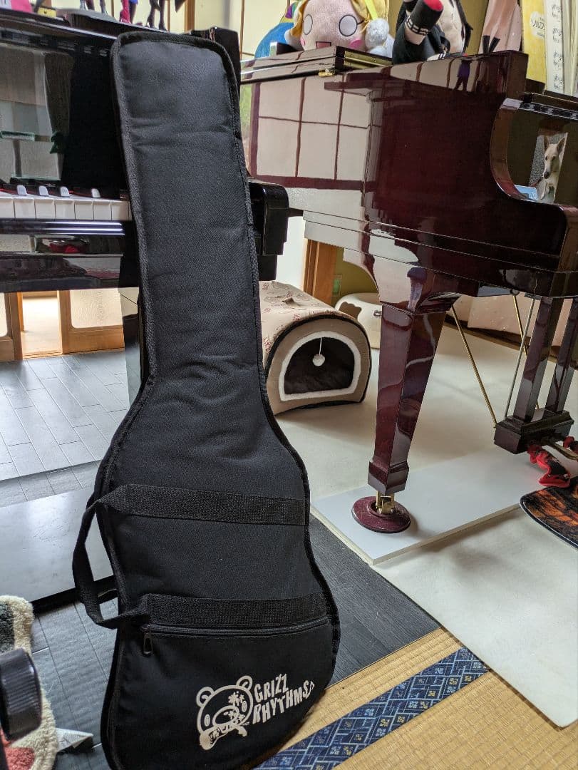 いたずらぐまのグルーミー　レッド エレキギター 　美品