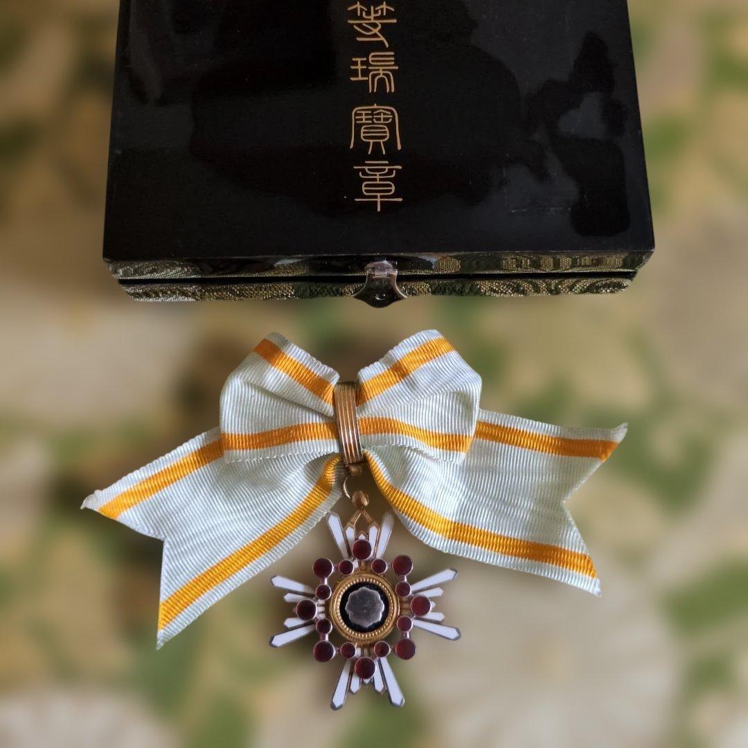 美品・希少】勲五等瑞宝章 リボン婦人用 塗共箱・略綬付き