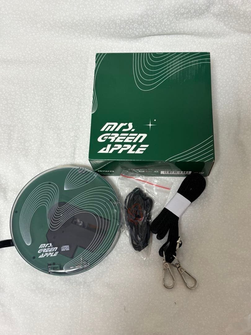 ミセスグリーンアップル　ポータブルCD機とケースとヘッドホン