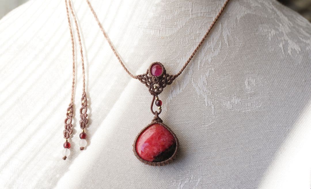 アンゴラ産ロードナイト ピンクトルマリン マクラメ ネックレス-日本価格