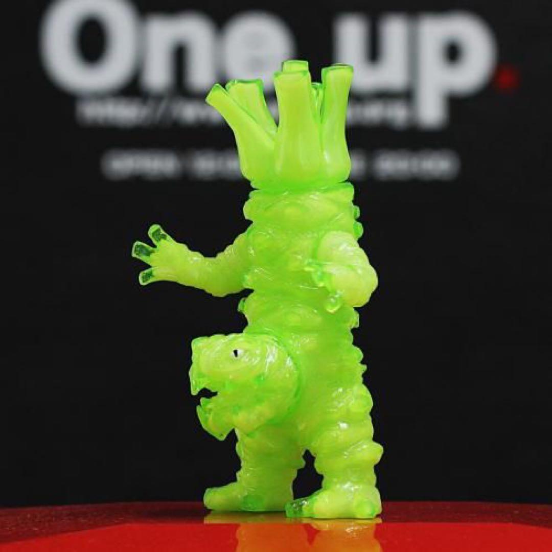 One up. ご当地怪獣ソフビ ツーン 蓄光 - メルカリ