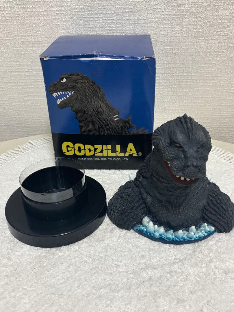 ゴジラ　初ゴジ　キンゴジ　胸像 タキ・コーポレーション 2個セット　箱付き